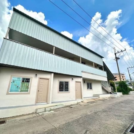 🏣ขายหอพัก #อ่าวอุดม เป็นอาคาร 2 ชั้น ขนาด 32 ตรว. 🌳 มีทั้งหมด 6 ห้อง ห้องน้ำในตัวทุกห้อง‼️ รีโนเวทใหม่ พร้อมเริ่มทำธุรกิจ✨ ⚠️จุดเด่น⚠️ ✅การเดินทางสะดวก ห่างจากถนนสุขุมวิทเพียง 200 เมตร ✅แยกมิเตอร์น้ำ-ไฟ สามารถทำธุรกิจปล่อยเช่าได้ทันที ✅ราคาค่าเช่าแข่งขันได้เริ่มต้นเพียง 2,500 บาท/ด. ✅บริหารจัดการง่ายด้วยจำนวนห้องพักที่ไม่มากเพียง 6 ห้องเจ้าของสามารถดูแลและบริหารจัดการได้อย่างสะดวก ✅หอพักตั้งอยู่ในซอยตรงข้าม ม.เกษตร อ่าวอุดม ใกล้ Thaioil ใกล้แหล่งงาน . ✨ราคา 2.3xx ล้านบาท✨ ซื้อสดลดได้เยอะมากๆๆ‼️ ‼️ฟรีค่าใช้จ่ายวันโอน‼️ ✨️✨️✨️✨️✨️✨️✨️✨️✨️✨️✨️✨️✨️✨️✨️✨️✨️ 🪷…… ยื่นสินเชื่อให้ฟรี ดูแลถึงวันโอนกรรมสิทธิ์ ……🪷 🐳🐳🐳🐳🐳🐳🐳🐳🐳🐳🐳🐳🐳🐳🐳 ติดต่อ คุณปลา รสริน 082-964-6474 ไลน์ไอดี 96917 🐳🐳🐳🐳🐳🐳🐳🐳🐳🐳🐳🐳🐳🐳🐳 🪷…… สนใจดูบ้านเพิ่มเติม ลิงค์ ด้านล่างค่ะ ……🪷 ค้นหา บ้านที่ดิน ได้ที่ : รสริน สินทรัพย์ ดอท คอม https://pla-property.com/ Facebook : รสริน สินทรัพย์ www.facebook.com/rosrinasset Facebook page : ซื้อง่ายขายบ้านกับรสริน https://www.facebook.com/pla2property #คุณปลารสริน42 #บริษัทรสรินสินทรัพย์2442จำกัด #บ้านมือสองชลบุรี #รสรินสินทรัพย์ #รับฝากขายบ้าน #รับฝากขายที่ดิน #รับฝากขายบ้านที่ดินอสังหาฯชลบุรี #นายหน้ามืออาชีพ #นายหน้าอสังหา #นายหน้าภาคตะวันออก #นายหน้าชลบุรี #บ้านเดี่ยวชลบุรี #บ้านเดี่ยวศรีราชา #ที่ดินชลบุรี #คุณปลารสริน #ขายบ้านชลบุรี #ขายโรงงาน #ขายโกดัง #คุณปลาตัวแทนอสังหา