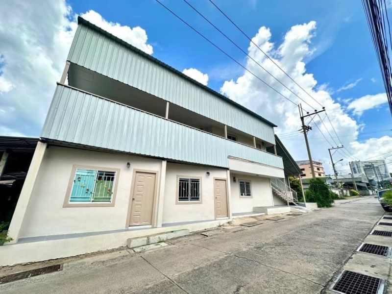 🏣หอพักมินิมอล #อ่าวอุดม
เป็นอาคาร 2 ชั้น ขนาด 32 ตรว. 🌳
มีทั้งหมด 6 ห้อง ห้องน้ำในตัวทุกห้อง‼️
รีโนเวทใหม่ พร้อมเริ่มทำธุรกิจ✨

⚠️จุดเด่น⚠️
✅การเดินทางสะดวก ห่างจากถนนสุขุมวิทเพียง 200 เมตร
✅แยกมิเตอร์น้ำ-ไฟ สามารถทำธุรกิจปล่อยเช่าได้ทันที
✅ราคาค่าเช่าแข่งขันได้เริ่มต้นเพียง 2,500 บาท/ด. 
✅บริหารจัดการง่ายด้วยจำนวนห้องพักที่ไม่มากเพียง 6 ห้องเจ้าของสามารถดูแลและบริหารจัดการได้อย่างสะดวก 
✅หอพักตั้งอยู่ในซอยตรงข้าม ม.เกษตร อ่าวอุดม ใกล้ Thaioil
ใกล้แหล่งงาน
.
✨ราคา 2.3xx ล้านบาท✨ ซื้อสดลดได้เยอะมากๆๆ‼️
‼️ฟรีค่าใช้จ่ายวันโอน‼️

✨️✨️✨️✨️✨️✨️✨️✨️✨️✨️✨️✨️✨️✨️✨️✨️✨️

🪷…… ยื่นสินเชื่อให้ฟรี  ดูแลถึงวันโอนกรรมสิทธิ์ ……🪷

🐳🐳🐳🐳🐳🐳🐳🐳🐳🐳🐳🐳🐳🐳🐳
 ติดต่อ      คุณปลา รสริน 082-964-6474
                ไลน์ไอดี 96917
🐳🐳🐳🐳🐳🐳🐳🐳🐳🐳🐳🐳🐳🐳🐳

 🪷…… สนใจดูบ้านเพิ่มเติม ลิงค์ ด้านล่างค่ะ ……🪷

ค้นหา บ้านที่ดิน ได้ที่  : รสริน สินทรัพย์ ดอท คอม
https://pla-property.com/

Facebook  : รสริน สินทรัพย์
www.facebook.com/rosrinasset

Facebook page : ซื้อง่ายขายบ้านกับรสริน
https://www.facebook.com/pla2property

#คุณปลารสริน42
#บริษัทรสรินสินทรัพย์2442จำกัด
#บ้านมือสองชลบุรี  #รสรินสินทรัพย์ 
#รับฝากขายบ้าน #รับฝากขายที่ดิน 
#รับฝากขายบ้านที่ดินอสังหาฯชลบุรี
#นายหน้ามืออาชีพ #นายหน้าอสังหา 
#นายหน้าภาคตะวันออก #นายหน้าชลบุรี
#บ้านเดี่ยวชลบุรี #บ้านเดี่ยวศรีราชา
#ที่ดินชลบุรี #คุณปลารสริน
#ขายบ้านชลบุรี  #ขายโรงงาน #ขายโกดัง
#คุณปลาตัวแทนอสังหา